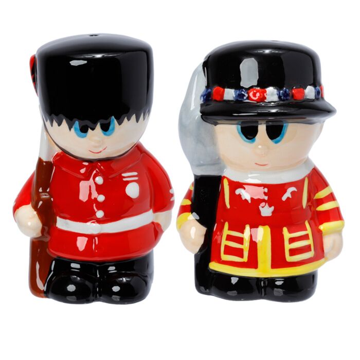 London Guardsman & Beefeater Ceramic Salt & Pepper Shakers