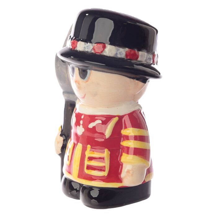 London Guardsman & Beefeater Ceramic Salt & Pepper Shakers