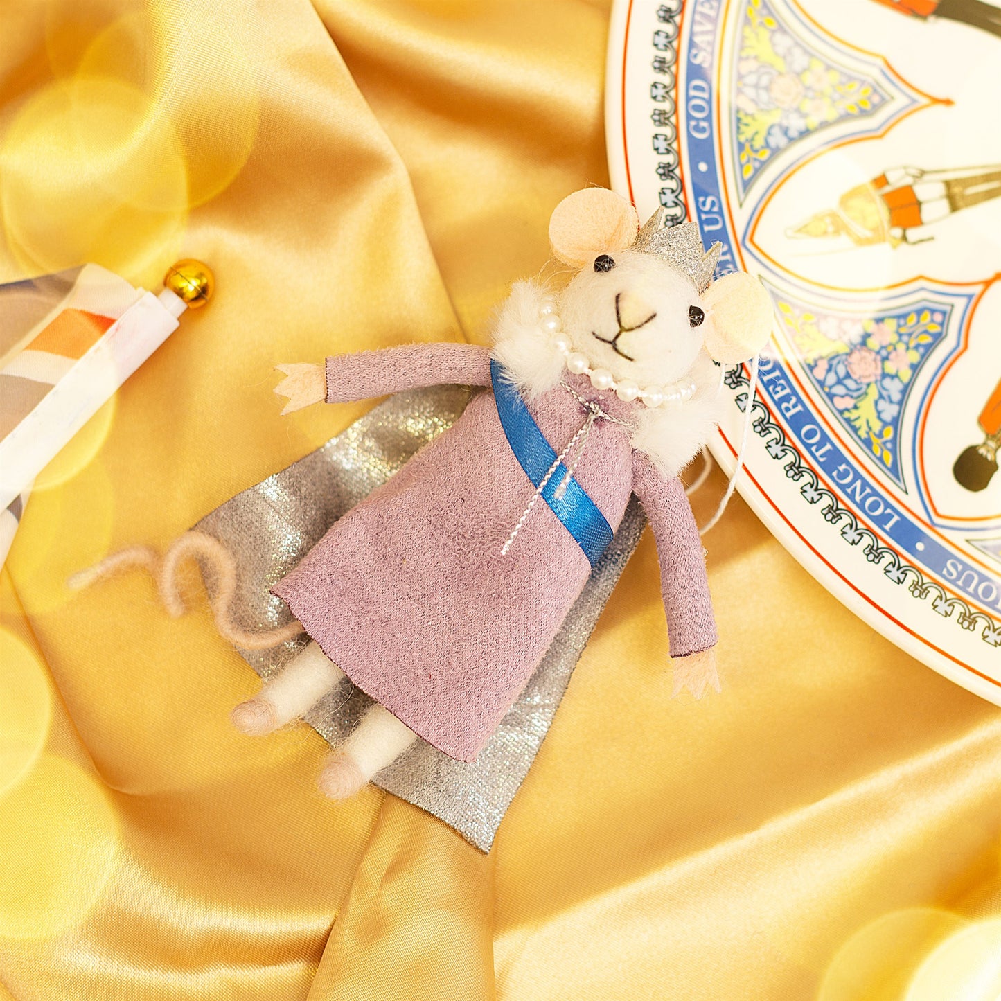 Sass & Belle Queen Mouse ornament in royal outfit – festive display setup